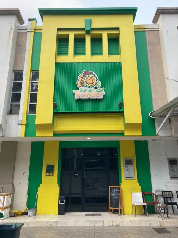 Tampak depan Durian Traveler Store BSD